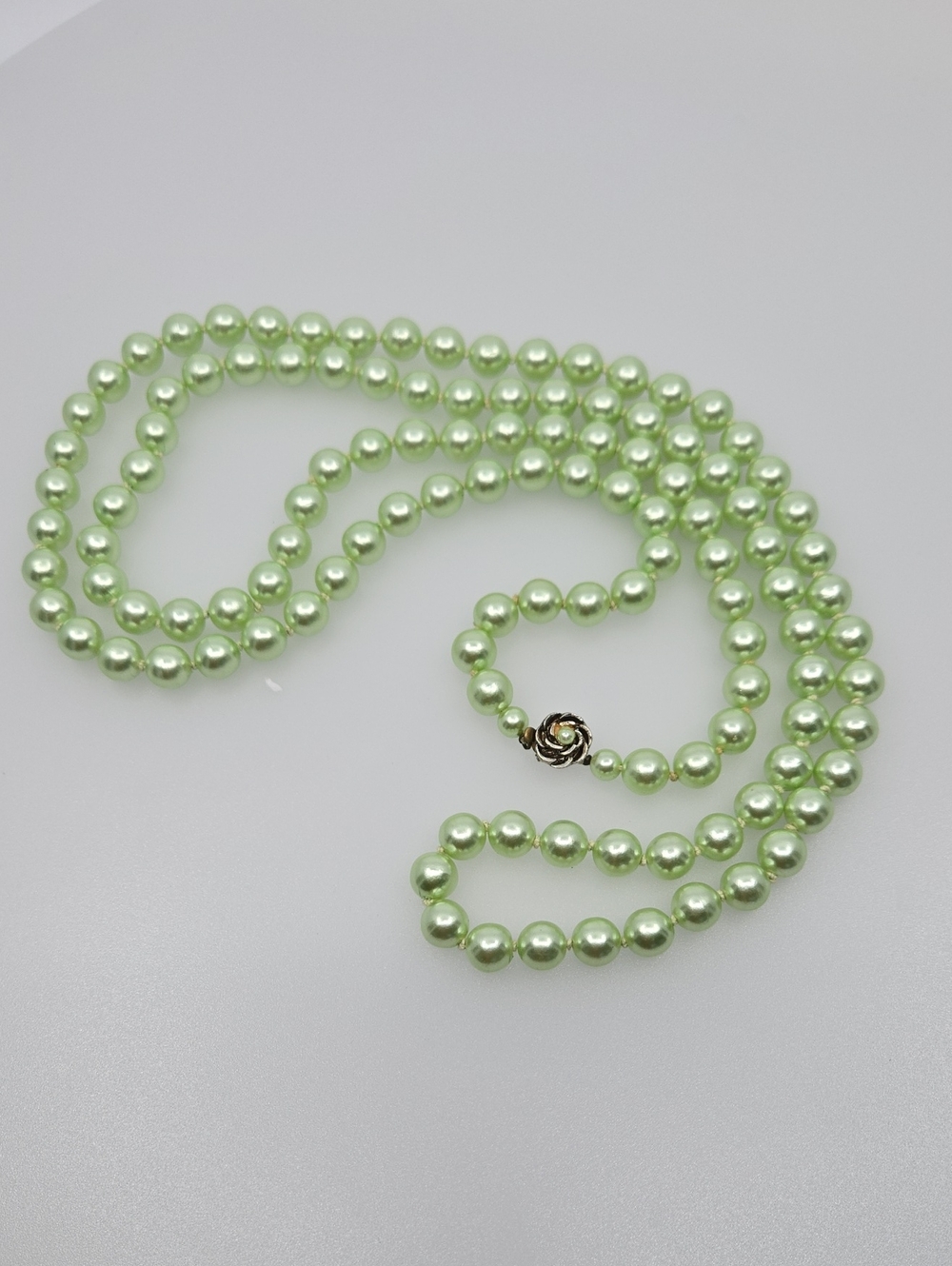 Vintage 29" Long Green Pearls With Flower Clasp Art Deco Style Made In Japan